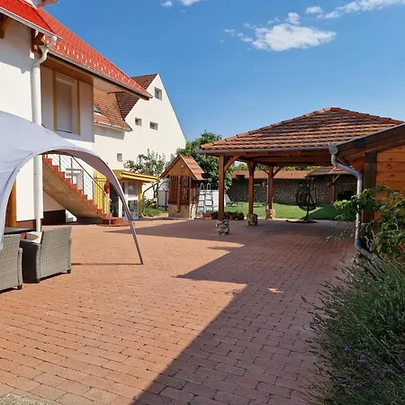 Mihalj Apartament Keszthely